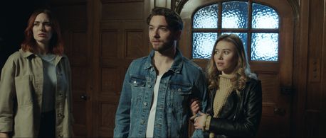 Sarah Alexandra Marks, Louis James, and Kim Spearman in The Manor