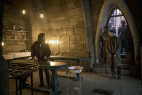 Mido Hamada, Oliver Jackson-Cohen, and Vahid Gold in Emerald City (2016)