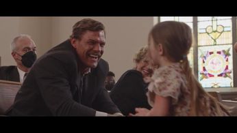 Nancy Travis, Emily Mitchell, and Alan Ritchson in Ordinary Angels (2024)