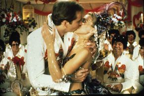 Nicolas Cage, Sarah Jessica Parker, and Burton Gilliam in Honeymoon in Vegas (1992)