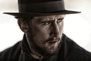 Nathaniel Augustson as Frank James