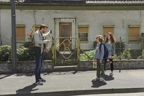 Maxim Mehmet, Arsseni Bultmann, and Arina Prokofyeva in It's Your Turn, Honey! (2017)