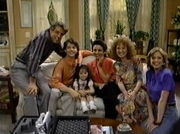 Julia Louis-Dreyfus, Courtney Thorne-Smith, Christopher Daniel Barnes, Laura Dobbin, Linda Kelsey, and Doug Sheehan in D