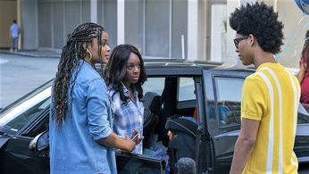 Still of Ozioma Akagha, Ajiona Alexus, and Rhenzy Feliz in RUNAWAYS