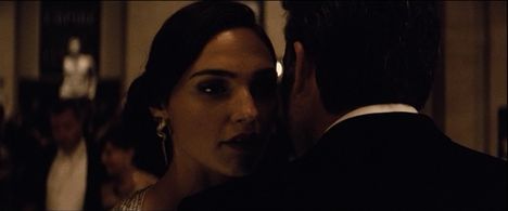 Upscale Couples - Museum Scene on Batman v Superman : Dawn of Justice