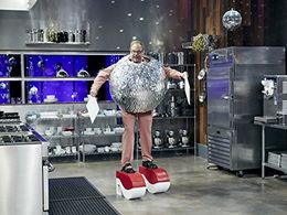 Alton Brown in Cutthroat Kitchen (2013)
