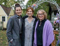 Vicky Wight, Ellie Kemper, Katherine Center