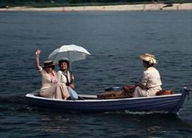 Larisa Golubkina, Irina Mazurkevich, and Alina Pokrovskaya in Troe v lodke, ne schitaya sobaki (1979)