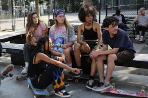 Crystal Moselle, Rachelle Vinberg, Nina Moran, Dede Lovelace, and Ajani Russell in Skate Kitchen (2018)