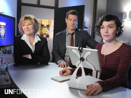 Jane Curtin, Dylan Walsh, and Britt Lower in Unforgettable (2011)