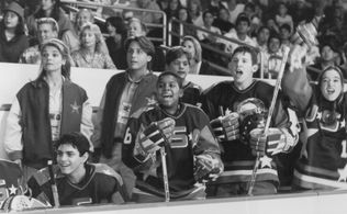 Emilio Estevez, Kathryn Erbe, Joshua Jackson, Marguerite Moreau, Ty O'Neal, Kenan Thompson, and Mike Vitar in D2: The Mi