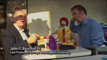 Morgan Spurlock and John Banzhaf in Super Size Me (2004)