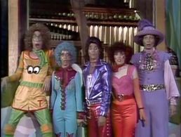 Debra Clinger, Louise DuArt, Michael Lembeck, Mickey McMeel, and Bert Sommer in The Krofft Supershow (1976)