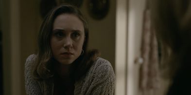 Emma Malouff plays Allison Tripp, daughter of Linda Tripp, portrayed by Sarah Paulson in 