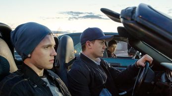 Lennart Betzgen and David Schlichter in Zoo Doctor: My Mom the Vet (2006)