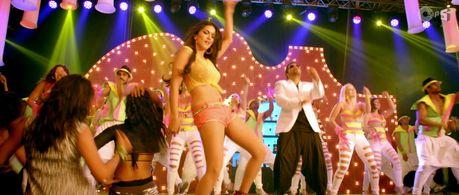 Sunny Leone and Mika Singh in Balwinder Singh Famous Ho Gaya (2014)