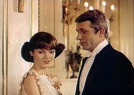 Evgeniy Papernyy and Nadezhda Smirnova in Pust on vystupit (1981)