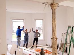 Mina Starsiak in Good Bones (2016)