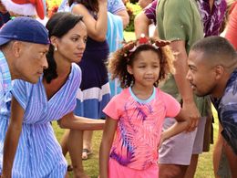 Still of Phil Morris, Candace Smith, Dannah Lockett & Charles Michael Davis on set of 'Same Time, Next Christmas'