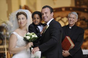 Roma Maffia, Mark Bramhall, Julian McMahon, Joshua Henry, and Josiah Henry in Nip/Tuck (2003)