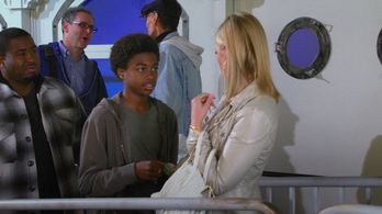 Beth Behrs and Ceyair J Wright in 2 Broke Girls (2011)