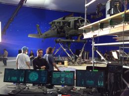 Roland Emmerich and Bradley J. Fischer in White House Down (2013)