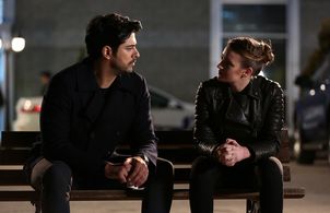 Burak Özçivit and Gizem Karaca in Endless Love (2015)