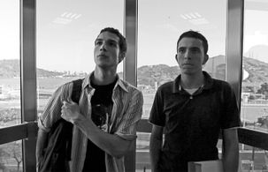 Diogo Reis and Eduardo Moraes in Tudo Bem? (2010)