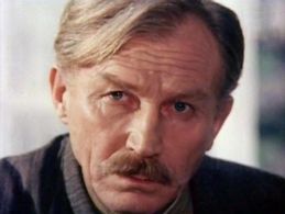 Ivan Lapikov in Nezhdannyy gost (1972)