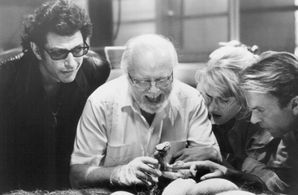 Jeff Goldblum, Richard Attenborough, Laura Dern, and Sam Neill in Jurassic Park (1993)