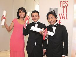 Rodolfo Domínguez, Karen Martínez, and Brandon López in The Golden Dream (2013)