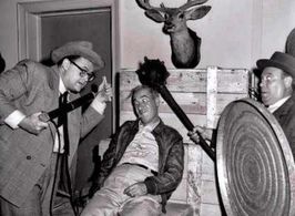 Joe Besser and Jim Hawthorne in Hook a Crook (1955)