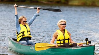 Taylor Armstrong and Dorinda Medley in The Real Housewives: Ultimate Girls Trip (2021)