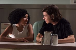 Nick Robinson and Amandla Stenberg in Everything, Everything (2017)