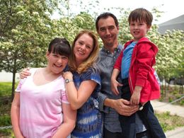 Catherine Trudeau, Lili-Anne Paquette, Ezékiel Séguin, and Steve Laplante in La Vie Parfaite (2013)