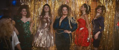 Melissa McCarthy, Molly Gordon, Gillian Jacobs, Jessie Ennis, and Adria Arjona in Life of the Party (2018)
