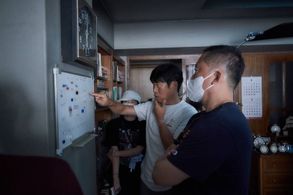 Yoo Hae-jin and Lee Han in Honey Sweet (2023)