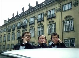 Karel Augusta, Petr Svojtka, and Ivan Vyskocil in Hodinárova svatební cesta korálovým morem (1979)