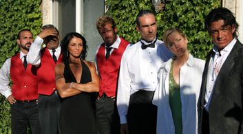 Fernando Colunga, Ruben Garfias, Ivonne Montero, Gabriel Soto, Oscar Torre, Miguel Varoni, and Julie Gonzalo in Ladrón q