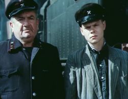 Evgeniy Pashin and Evgeniy Vesnik in Gde-to gremit voyna (1986)