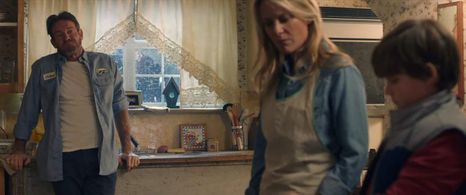 Dennis Quaid (Arthur Millard),Tanya Clarke (Adele) and Brody Rose (Young Bart)