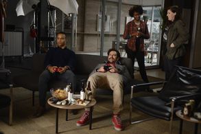 Barry Rothbart, Allison Tolman, Kirby Howell-Baptiste, and Mark St. Cyr in Downward Dog (2017)