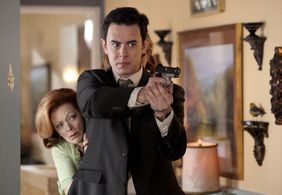 Frances Fisher, Colin Hanks, and Jenny Wade in The Good Guys (2010)