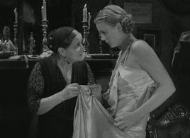 Gloria Stuart and Eva Moore in The Old Dark House (1932)