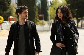 Melisa Pamuk and Alperen Duymaz in Crash: 20.Bölüm (2019)