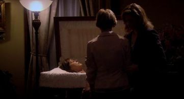 Nina Jones, Samaire Armstrong, and Lara Grice in The Staircase Murders (2007)