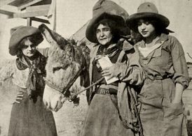 Charlotte Burton, Louise Lester, and Jessalyn Van Trump in Calamity Anne's Inheritance (1913)