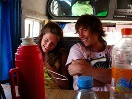 Candela Vetrano and Victorio D'Alessandro in Casi ángeles (2007)