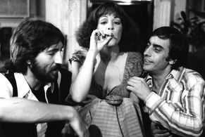 Miguel Arribas, Joaquín Hinojosa, and Carmen Maura in Tigres de papel (1977)