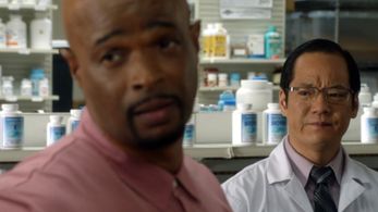 Still of Damon Wayans and Thomas Isao Morinaka in Lethal Weapon, 